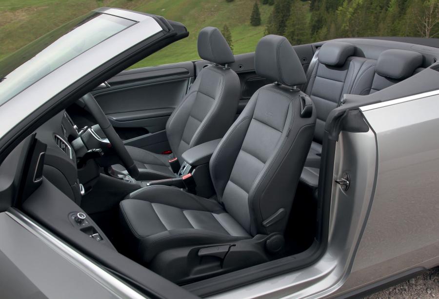  Volkswagen Golf GTi Cabrio 2012 года  (фото 8 из 61)